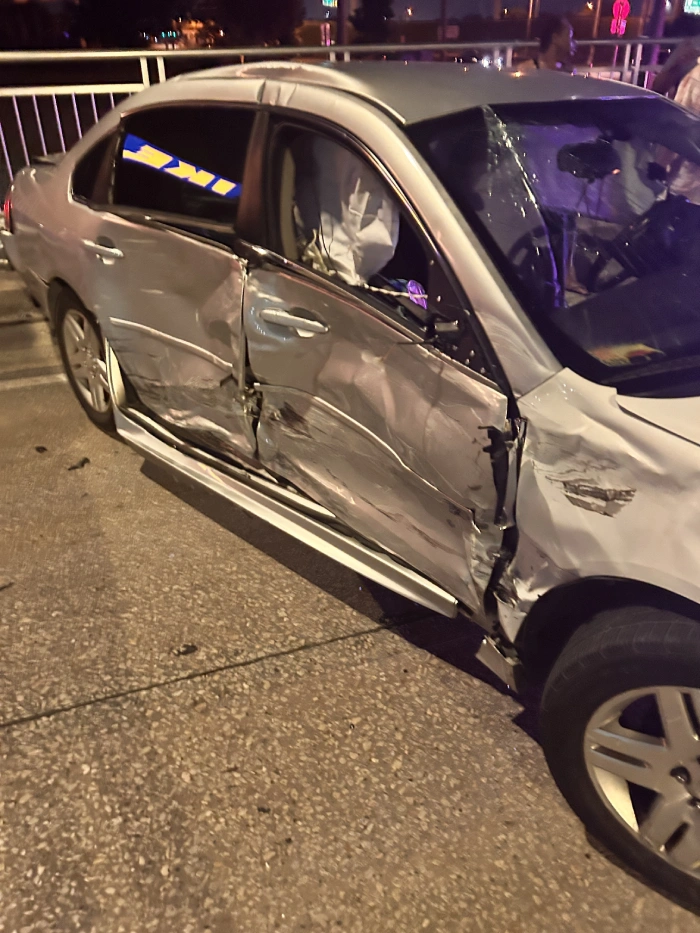 Tampa Red Light Crash Bmw Suv Damage Redacted Bmw Suv Involved In Tampa Red Light Crash At North 22Nd Street And Adamo Drive